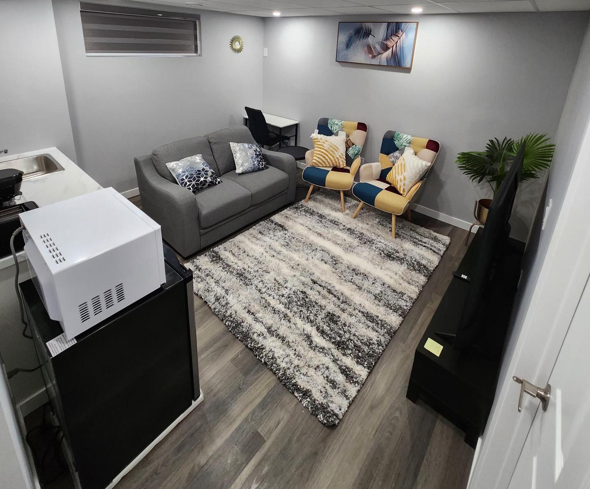 Entire Basement Suite With Private Entrance Winnipeg Exterior foto