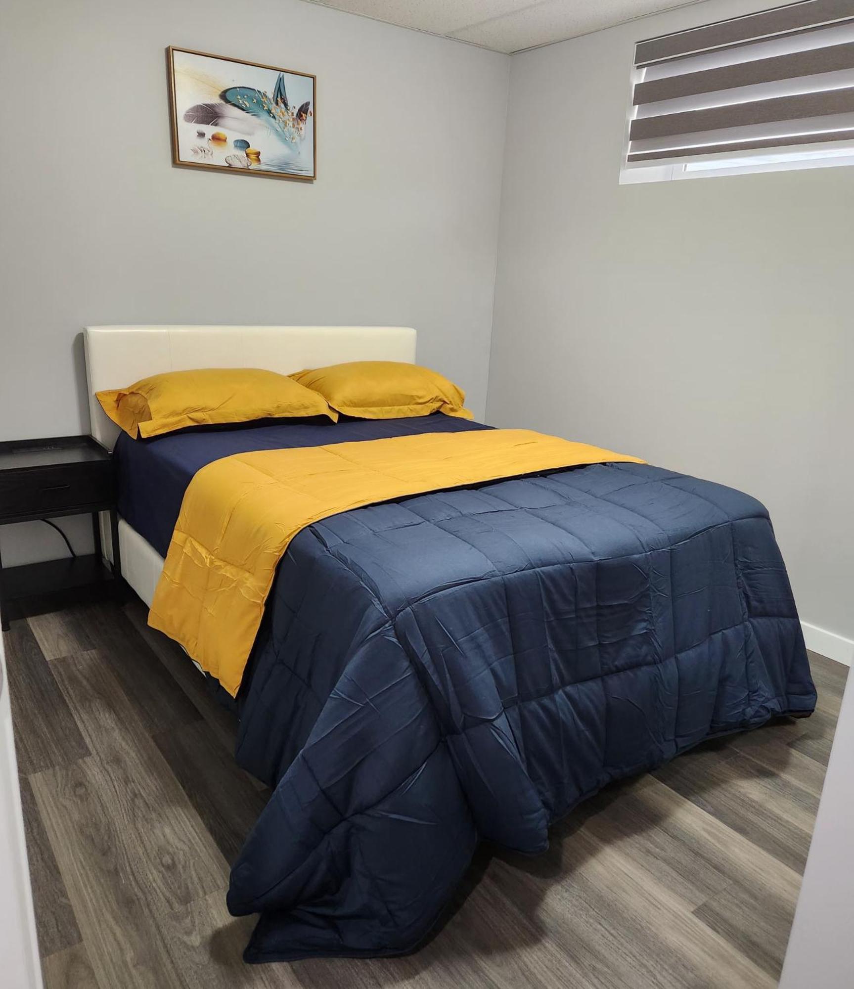 Entire Basement Suite With Private Entrance Winnipeg Exterior foto