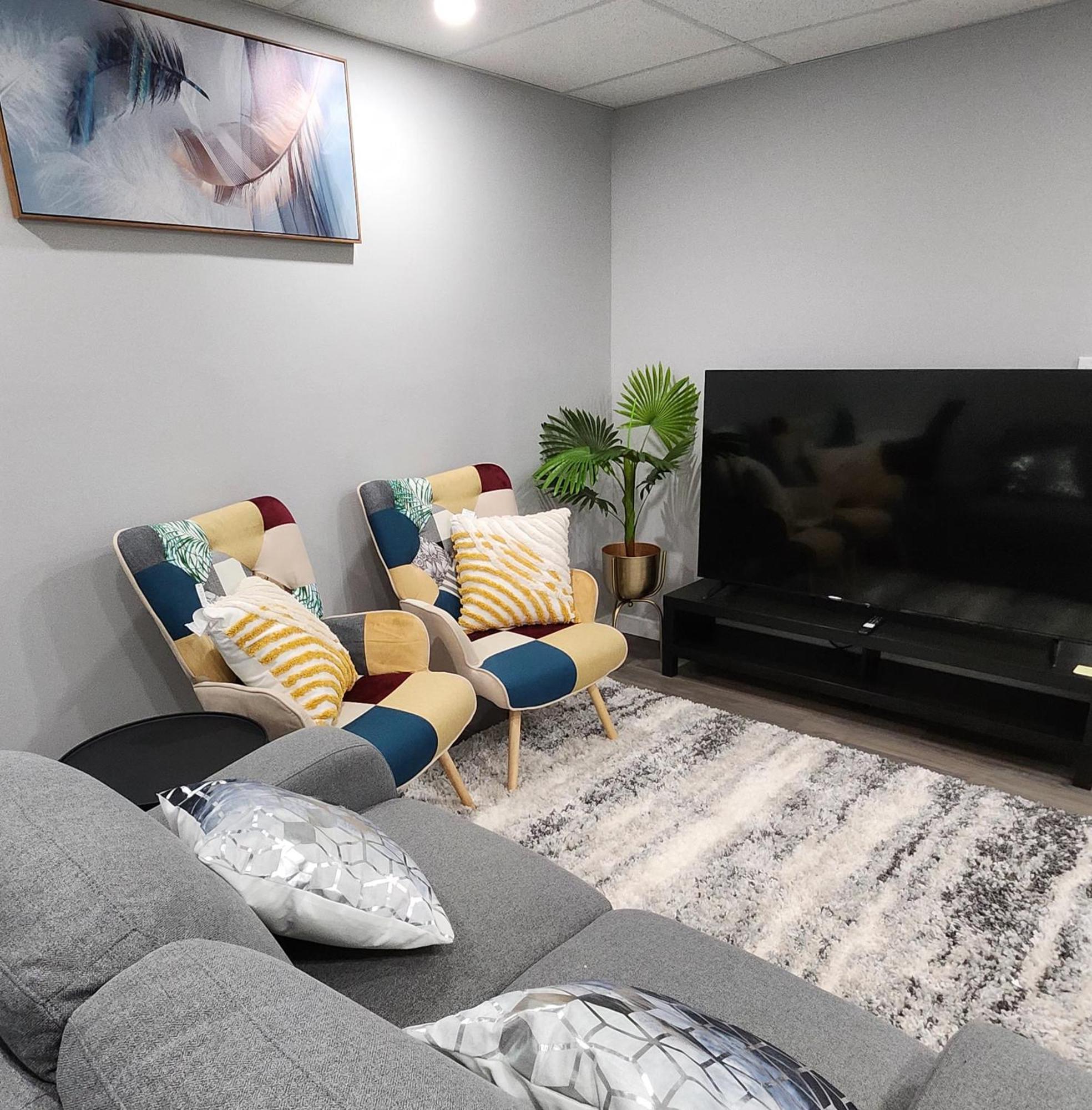 Entire Basement Suite With Private Entrance Winnipeg Exterior foto