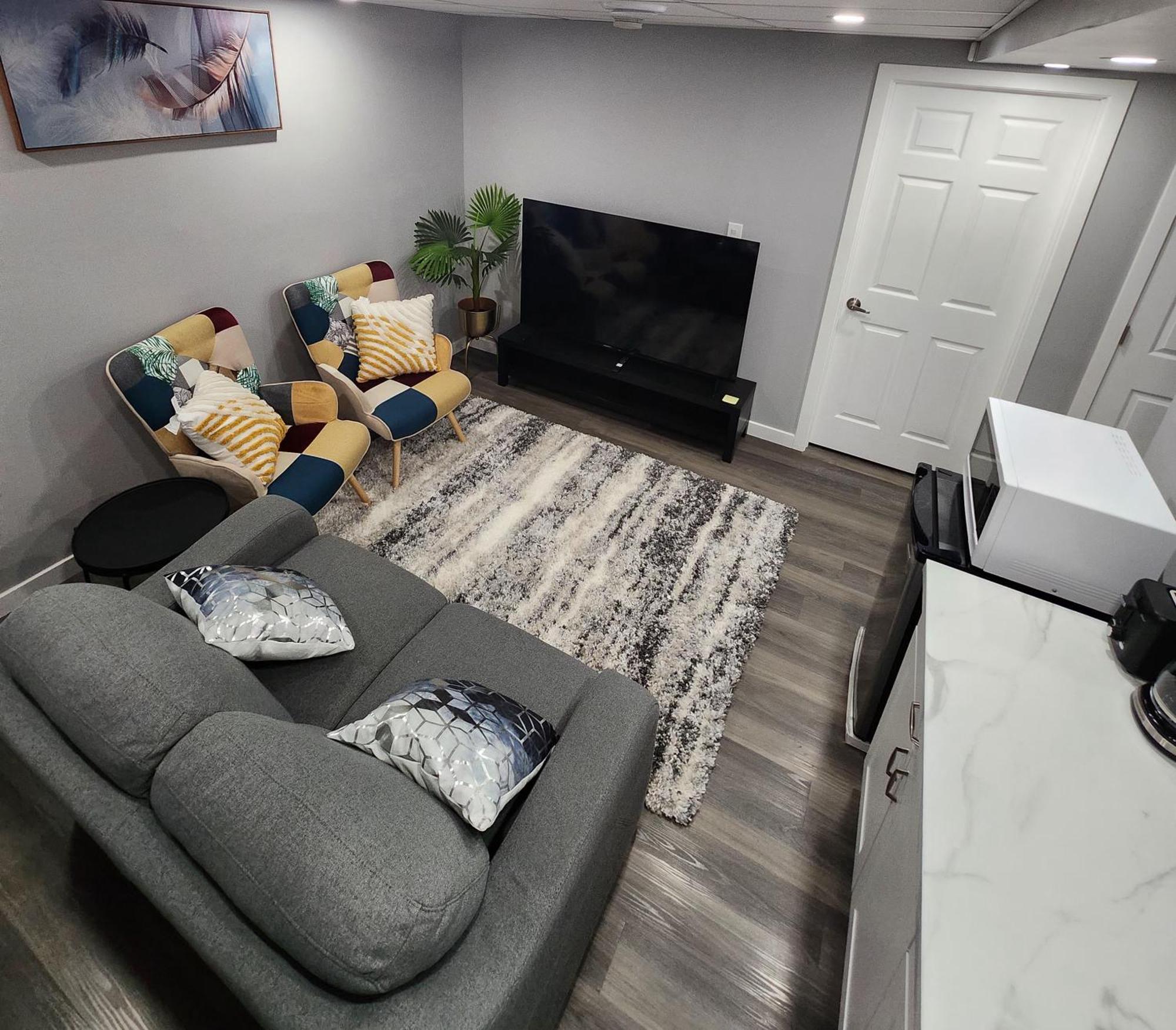 Entire Basement Suite With Private Entrance Winnipeg Exterior foto