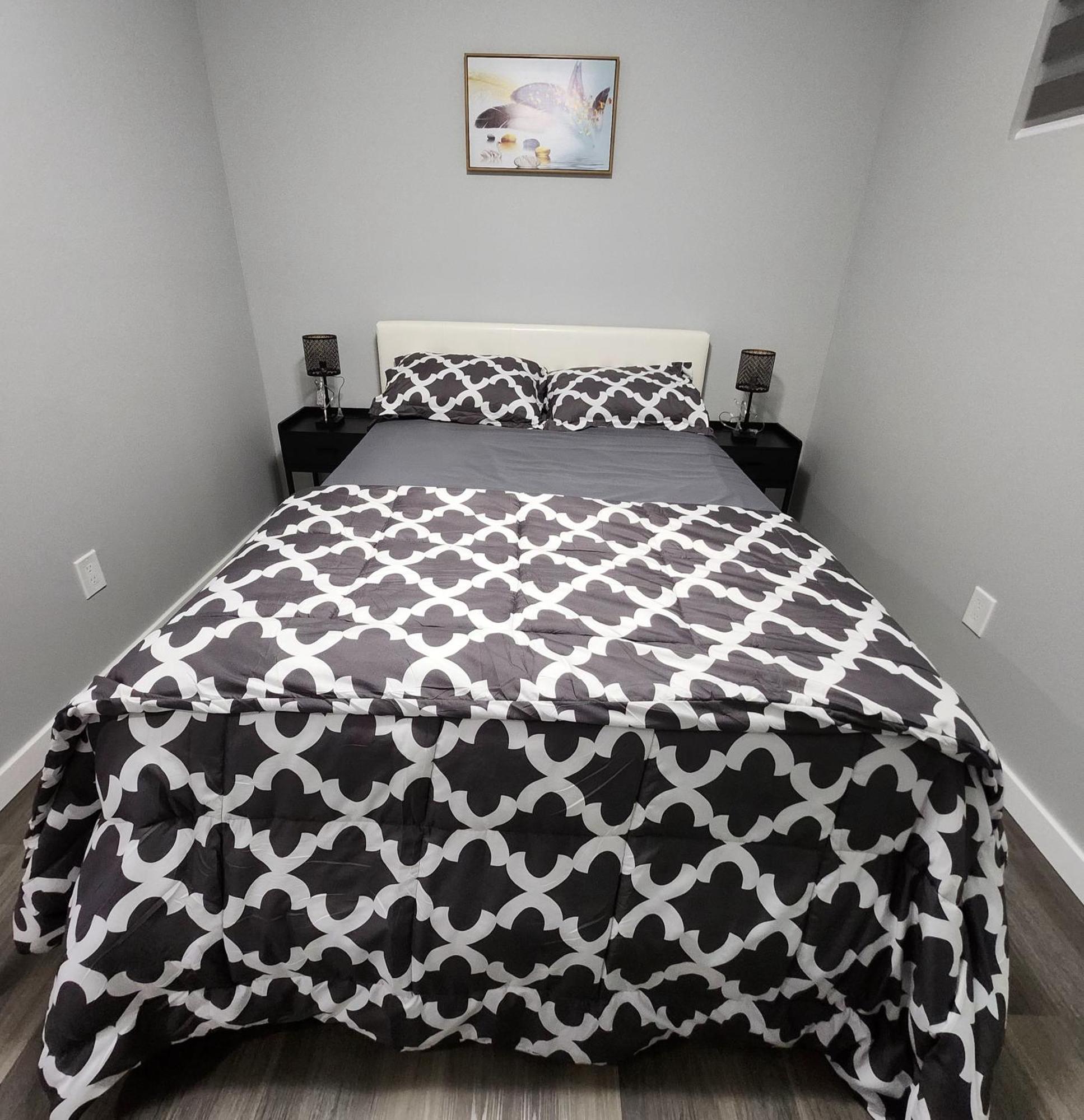 Entire Basement Suite With Private Entrance Winnipeg Exterior foto